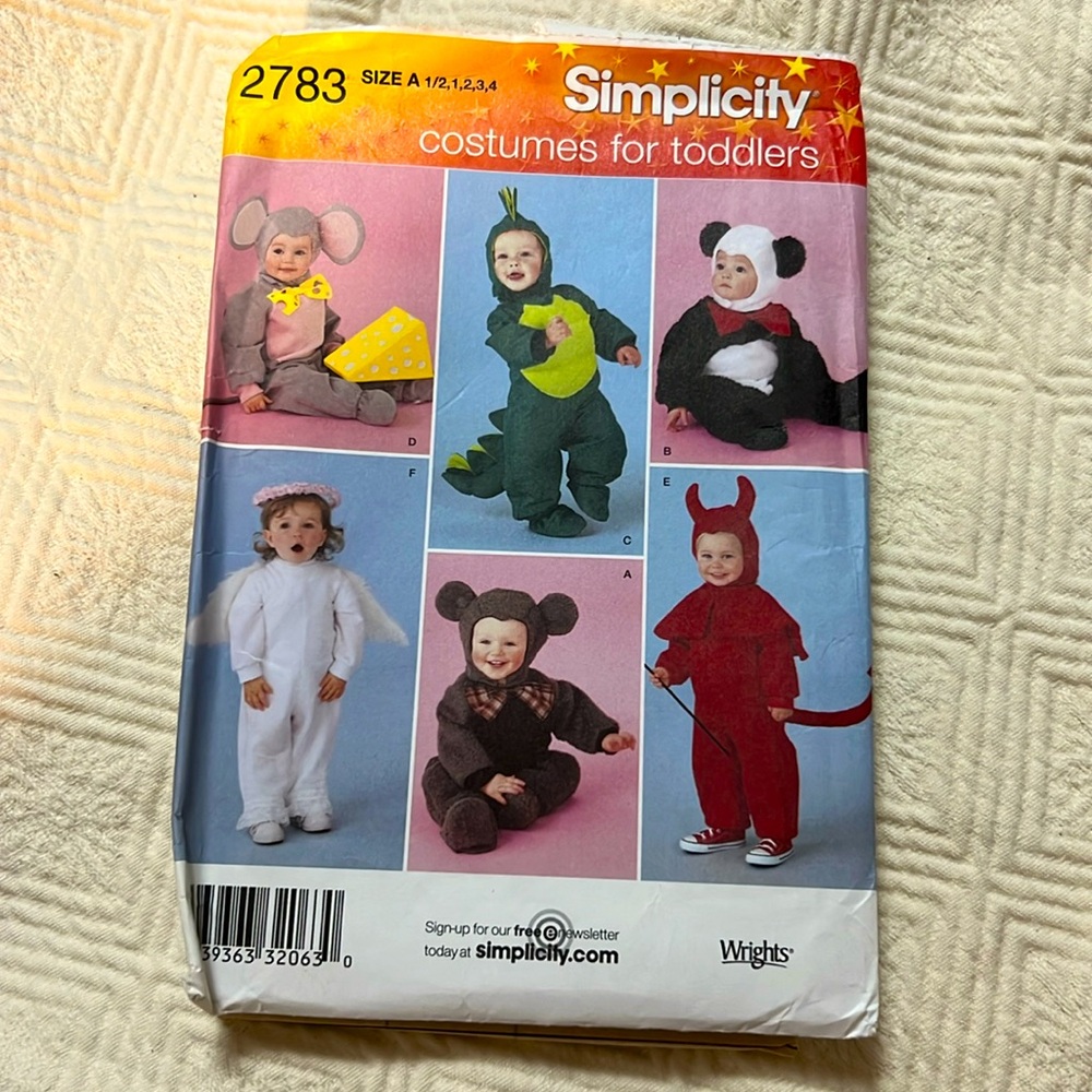 Simplicity Sewing Pattern 2783 Costumes for toddlers Uncut Size A 1/2 to 4
